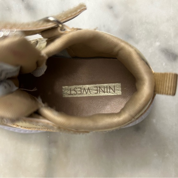 Size 3 Nine West gold toddler sneakers with Velcro strap - Picture 3 of 9